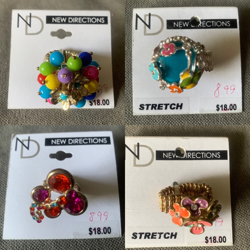 4 New - New Directions Brand - Elastic Band Costume Jewelry Rings 8$